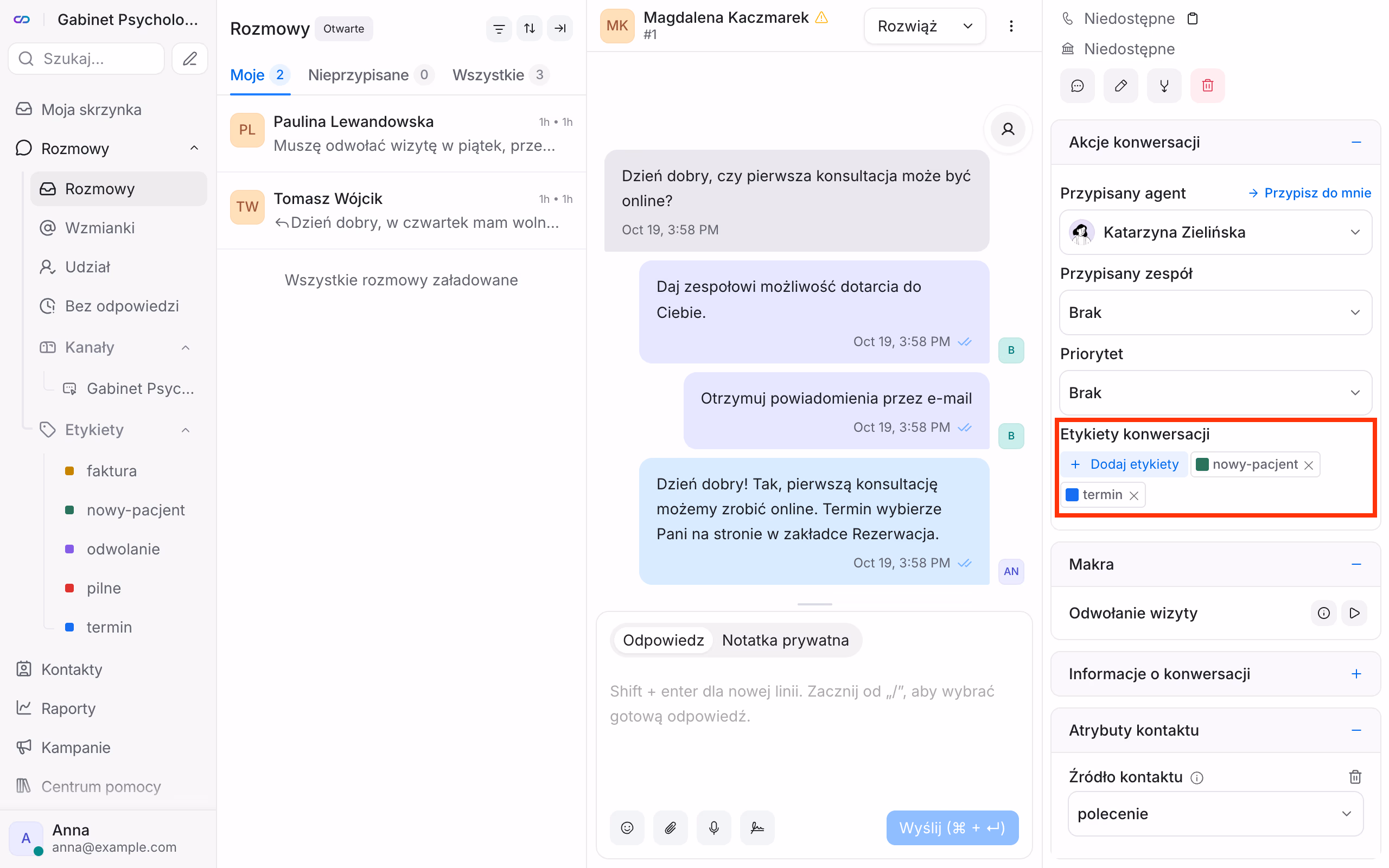 Etykiety w panelu rozmowy.