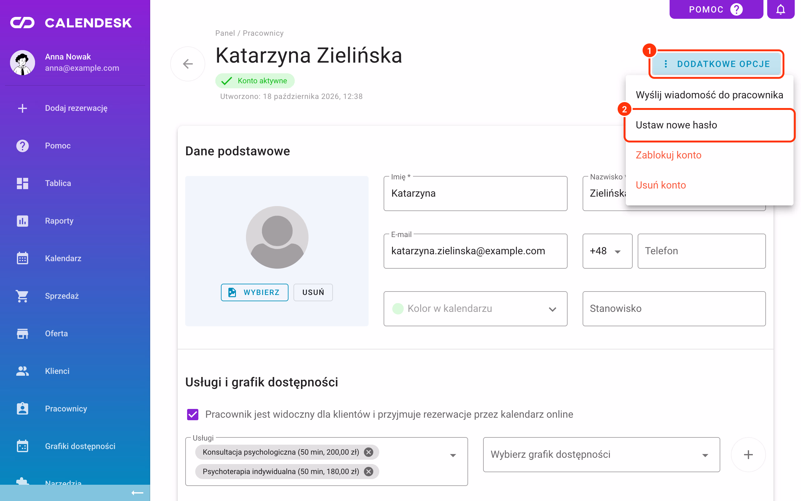 Profil pracownika: przycisk Dodatkowe opcje i pozycja Ustaw nowe hasło.